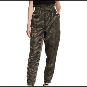 Kendall + Kylie Camo joggers